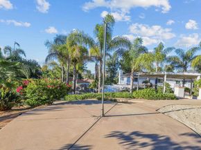 15696 Oakstand Road, Poway CA 92064