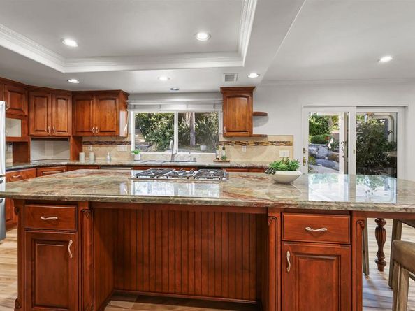 15696 Oakstand Road, Poway CA 92064