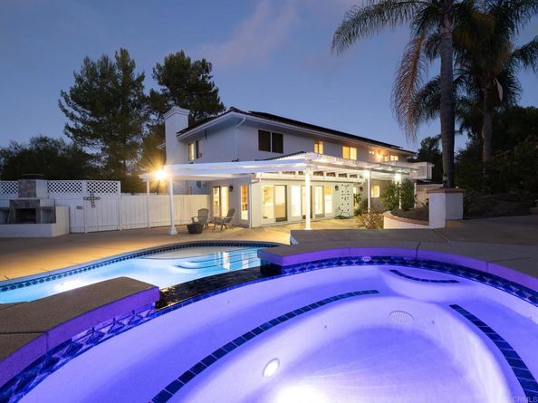 15696 Oakstand Road, Poway CA 92064