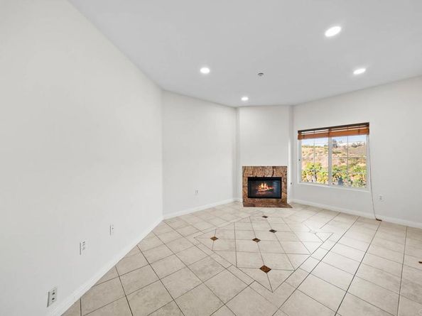 2707 Lake Pointe Dr 204, Spring Valley CA 91977