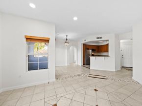 2707 Lake Pointe Dr 204, Spring Valley CA 91977
