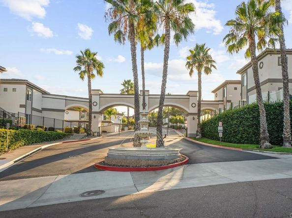 2707 Lake Pointe Dr 204, Spring Valley CA 91977