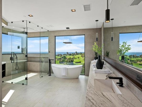 6627 Muirlands Dr, La Jolla CA 92037