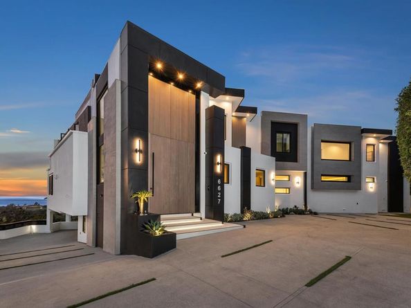 6627 Muirlands Dr, La Jolla CA 92037