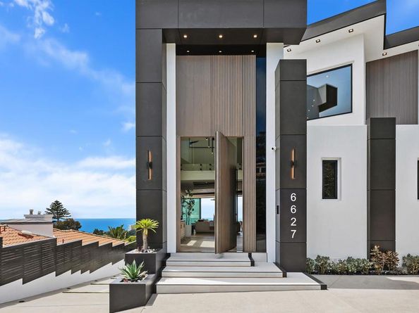 6627 Muirlands Dr, La Jolla CA 92037