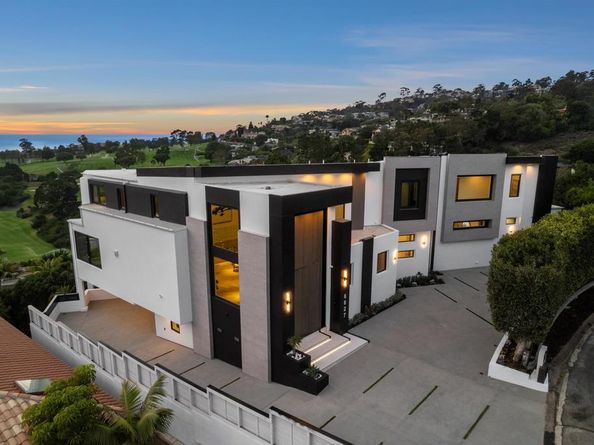 6627 Muirlands Dr, La Jolla CA 92037