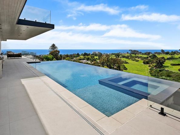 6627 Muirlands Dr, La Jolla CA 92037