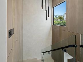 6627 Muirlands Dr, La Jolla CA 92037