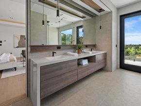 6627 Muirlands Dr, La Jolla CA 92037
