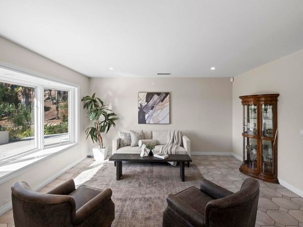 917 Gretna Green Way, Escondido CA 92025