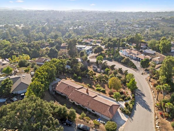 917 Gretna Green Way, Escondido CA 92025