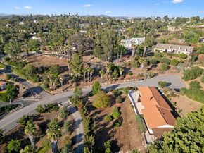 917 Gretna Green Way, Escondido CA 92025