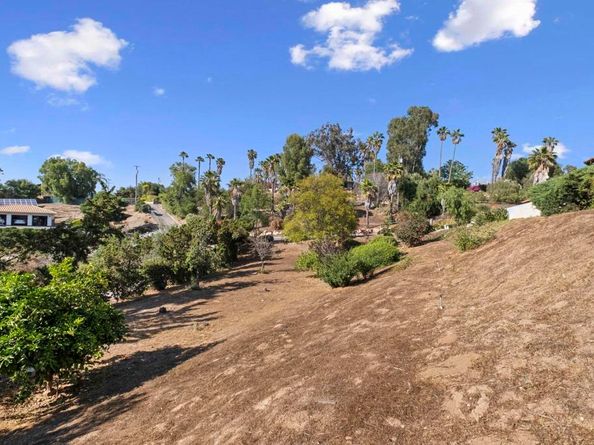 917 Gretna Green Way, Escondido CA 92025