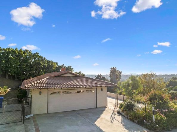 917 Gretna Green Way, Escondido CA 92025