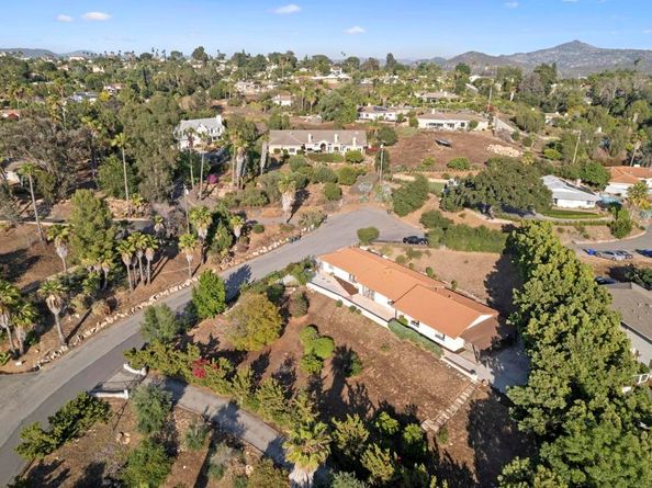 917 Gretna Green Way, Escondido CA 92025