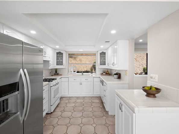 917 Gretna Green Way, Escondido CA 92025