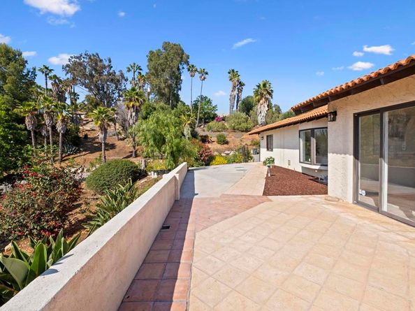 917 Gretna Green Way, Escondido CA 92025