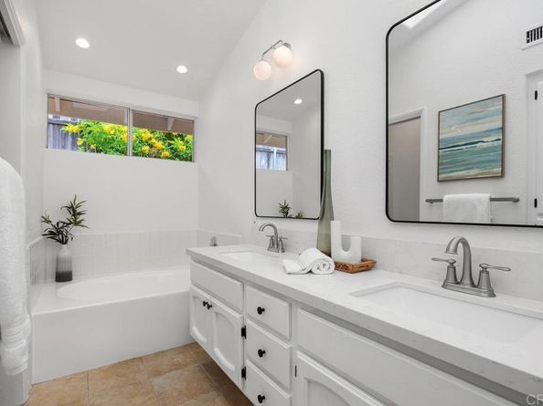 2188 Anda Lucia Way, Oceanside CA 92056