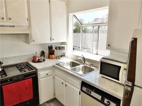 2330 Vanguard F102, Costa Mesa CA 92626