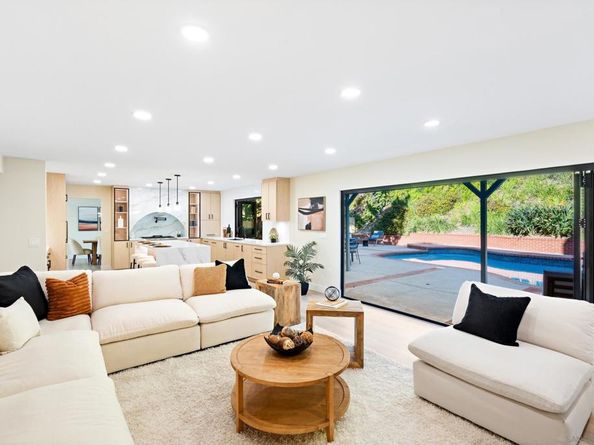 3326 Fosca St, Carlsbad CA 92009