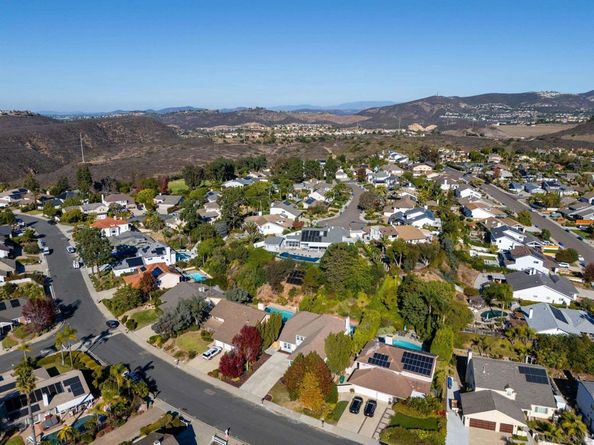 3326 Fosca St, Carlsbad CA 92009