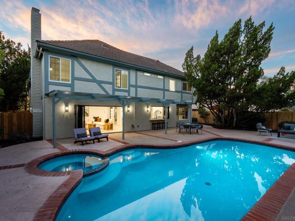 3326 Fosca St, Carlsbad CA 92009