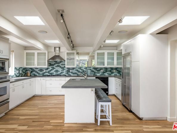 2870 Benedict Canyon Drive, Beverly Hills CA 90210