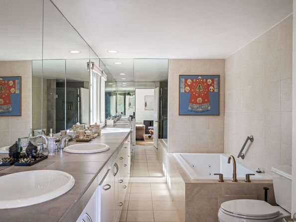 2870 Benedict Canyon Drive, Beverly Hills CA 90210