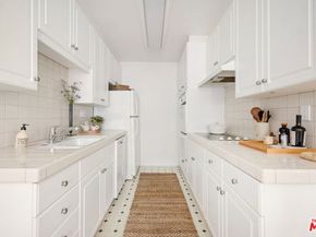 222 7th Street 311, Santa Monica CA 90402
