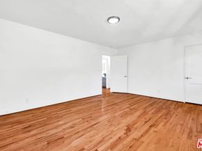 5467 Village, Los Angeles CA 90016