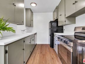 5467 Village, Los Angeles CA 90016