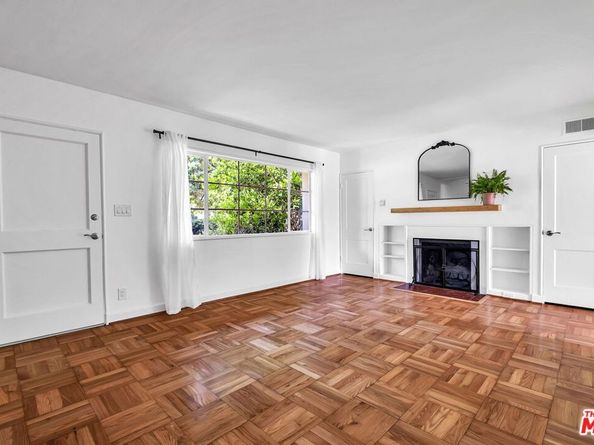 5467 Village, Los Angeles CA 90016
