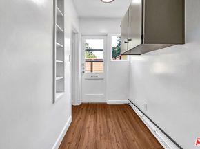5467 Village, Los Angeles CA 90016