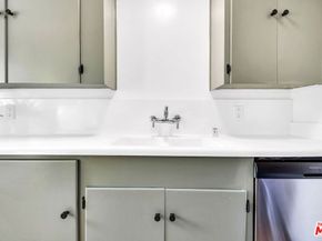 5467 Village, Los Angeles CA 90016