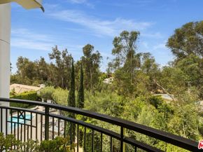 441 S Barrington Avenue 311, Los Angeles CA 90049