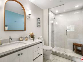 441 S Barrington Avenue 311, Los Angeles CA 90049