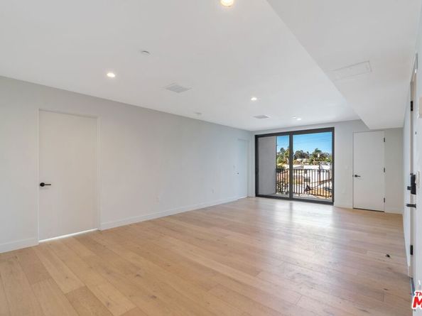 4506 Dockweiler Street 301, Los Angeles CA 90019