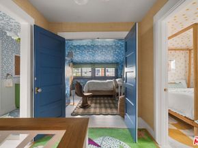 2704 3rd Street, Santa Monica CA 90405