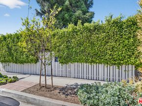 2563 Walnut Avenue, Venice CA 90291