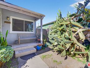 2563 Walnut Avenue, Venice CA 90291