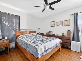 2563 Walnut Avenue, Venice CA 90291