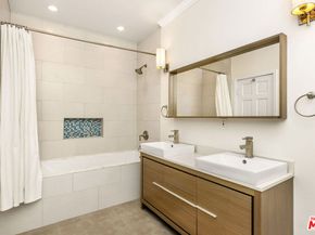 8025 Redlands Street 13, Playa Del Rey CA 90293