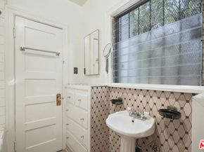 1813 Effie, Los Angeles CA 90026