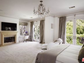 1160 Chantilly Road, Los Angeles CA 90077