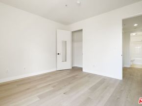 625 S Berendo Street 209, Los Angeles CA 90005