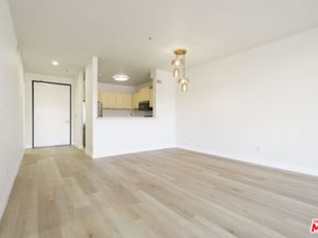 625 S Berendo Street 209, Los Angeles CA 90005