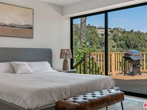 2612 Carman Crest Drive, Los Angeles CA 90068