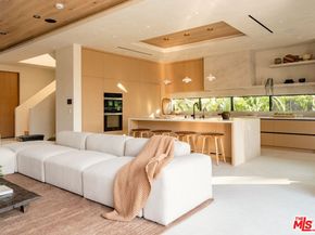 517 N Edinburgh Avenue, Los Angeles CA 90048