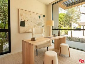 517 N Edinburgh Avenue, Los Angeles CA 90048