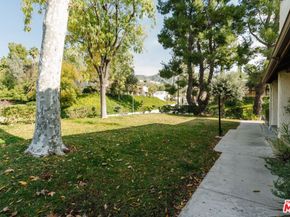 9405 Via Yolanda, Burbank CA 91504